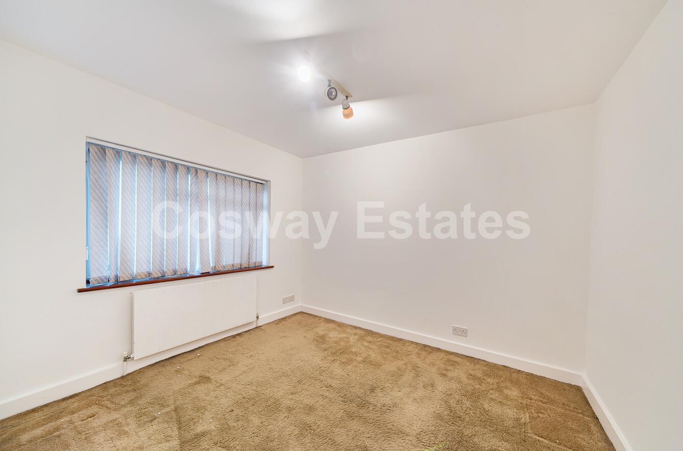 Blackwell Gardens, Edgware, HA8, Edgware